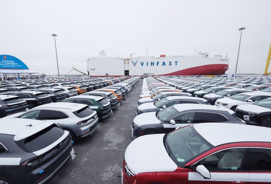 VinFast cũng đã nhận được hơn 65.000 đơn đặt hàng cho 2 mẫu xe VF 8 và VF 9 từ các khách hàng trên khắp thế giới.