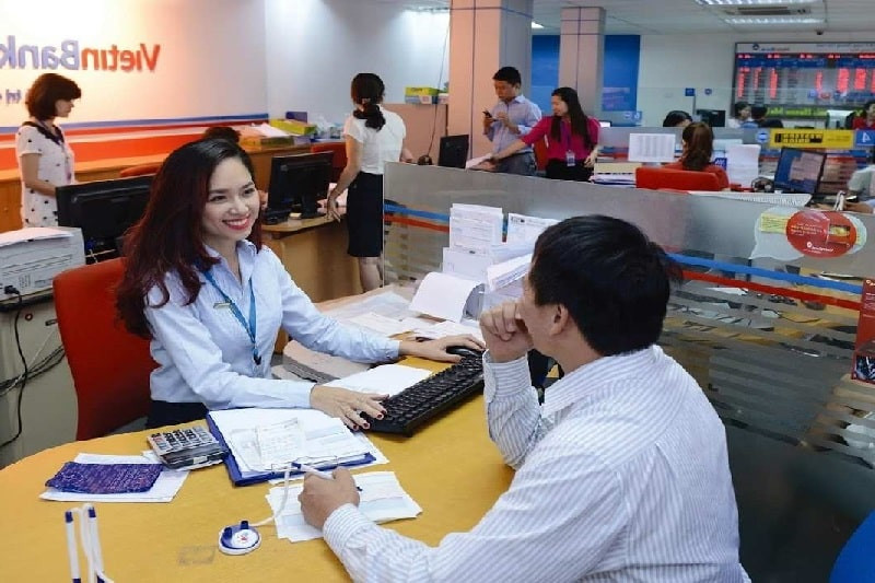 Số dư nợ xấu của VietinBank trong kỳ cũng tăng mạnh 23,4% so với đầu năm, đưa tỷ lệ nợ xấu nhích lên 1,42%.