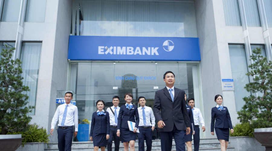 Sau ĐHCĐ lần này giới quan sát cho rằng mâu thuẫn tại Eximbank sẽ được giải quyết và ngân hàng sẽ có chủ mới trong tương lai gần. 