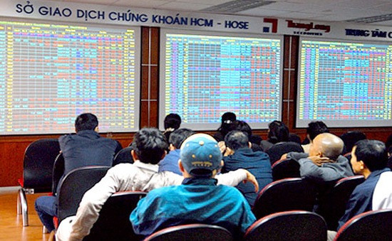 Nếu lô đồng loạt nâng lên 1000, không chỉ các cổ phiếu có thị giá trên 100 ngàn đồng, mà ngay cả các cổ phiếu trên 40 ngàn đồng, sẽ xuất hiện tâm lý 