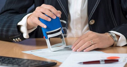 Bộ Tư pháp yêu cầu các tổ chức hành nghề công chứng hướng dẫn người yêu cầu công chứng kê đúng giá thực tế mua bán để làm căn cứ tính thuế.