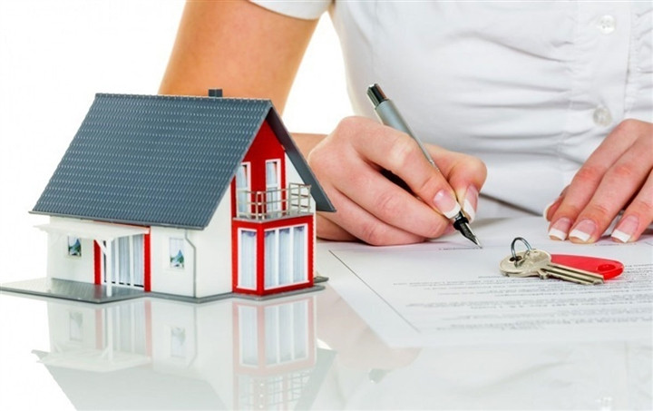 Nhiều khách mua nhà trả góp khốn khổ mỗi khi đến kỳ thanh toán do thu nhập giảm sút. (Ảnh minh họa).