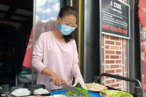 ICOOL chính thức triển khai dịch vụ bán thức ăn mang về từ ngày 8/10. Ảnh: Quỳnh Danh.