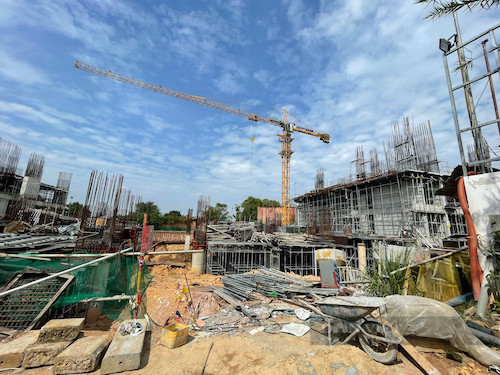 Đại công trình dự án C-River View được xây dựng trái phép giữa mùa dịch nhưng Sở Xây dựng tỉnh Bình Dương không biết? Ảnh: V.D