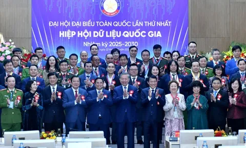 Bộ Trưởng Bộ Công an Lương Tam Quang giữ chức Chủ tịch Hiệp hội Dữ liệu Quốc gia