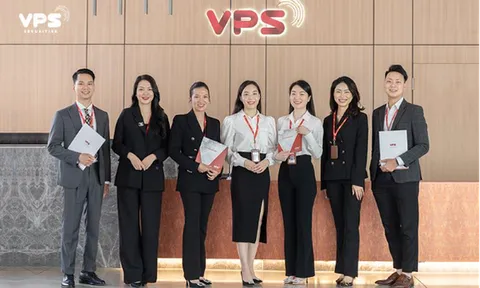 Ông Indronil Sengupta thành viên HĐQT và bà Nguyễn Thị Vân Huyền thành viên BKS Chứng khoán VPS nộp đơn từ nhiệm