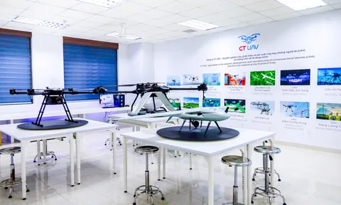 Tập đoàn CT Group tặng LAB UAV robot nông nghiệp cho Đại học Cần Thơ
