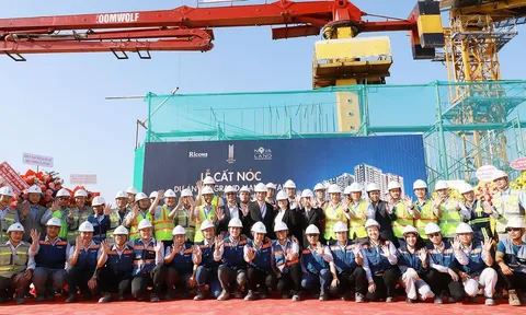 Novaland (NVL) cất nóc tháp A1 tại tổ hợp căn hộ - thương mại dịch vụ The Grand Manhattan ngay lõi trung tâm TP.HCM