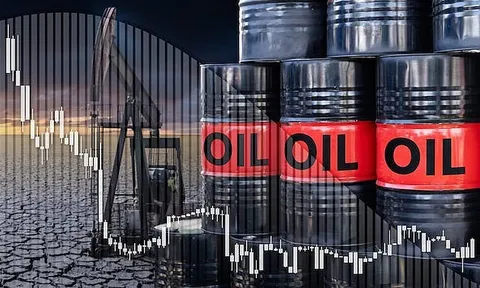 Giá dầu thế giới vượt 100 USD/thùng