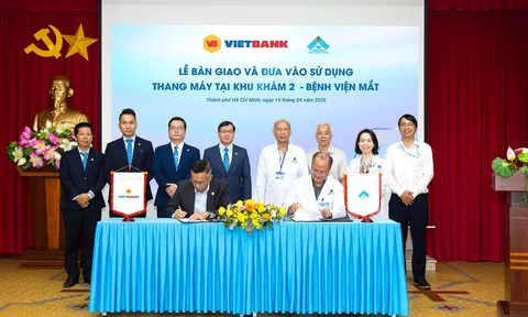 Vietbank tài trợ thang máy cho Bệnh viên Mắt TP.HCM