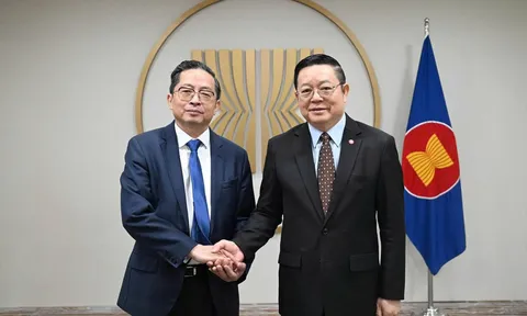 TS. Kao Kim Hourn, Tổng thư ký ASEAN làm việc với ông Trần Kim Chung, Chủ tịch Tập đoàn CT Group