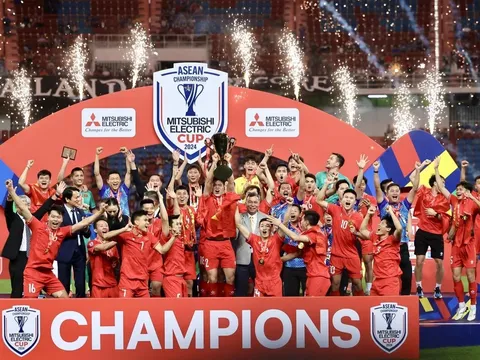 Việt Nam vô địch ASEAN CUP 2024 nhận được “cơn mưa” tiền thưởng từ các ông lớn ngân hàng, tiêu dùng… nhưng vắng bóng các ông lớn bất động sản