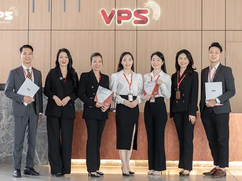 Ông Indronil Sengupta thành viên HĐQT và bà Nguyễn Thị Vân Huyền thành viên BKS Chứng khoán VPS nộp đơn từ nhiệm