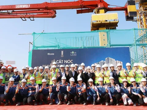 Novaland (NVL) cất nóc tháp A1 tại tổ hợp căn hộ - thương mại dịch vụ The Grand Manhattan ngay lõi trung tâm TP.HCM