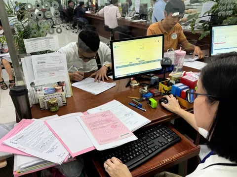TP.HCM rà soát toàn bộ dự án nhà ở để cấp 61.200 sổ hồng trong năm 2026